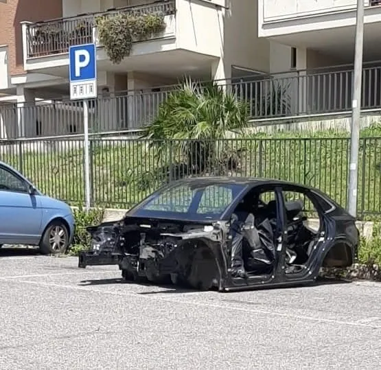 furto parziale auto